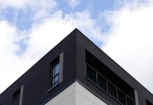 Mineralne, silikonowe czy akrylowe – czym różnią się nowoczesne systemy wykończenia elewacji?